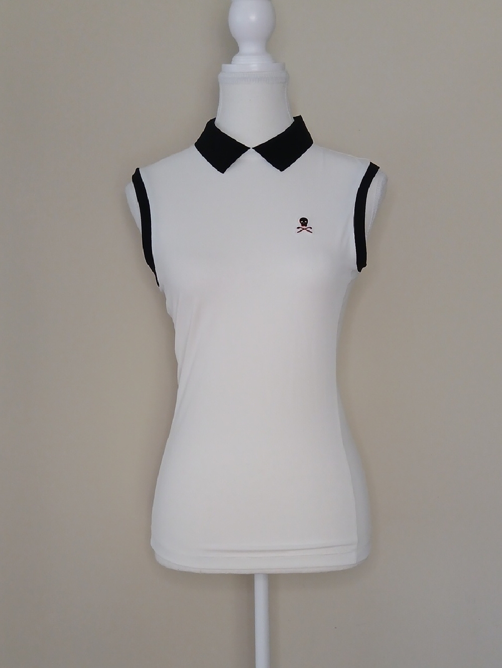 NWT Mark & Lona Luxury Sleeveless Golf Shirt Size Medium